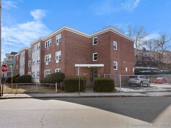 191 Oak Street, Bridgeport CT 06604