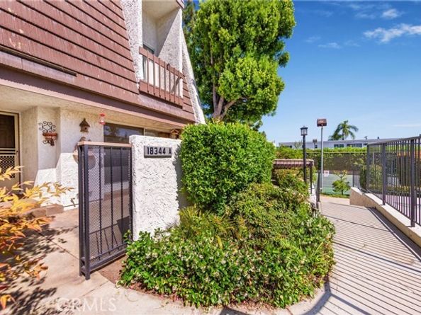 18344 Collins Street A, Tarzana (los Angeles) CA 91356