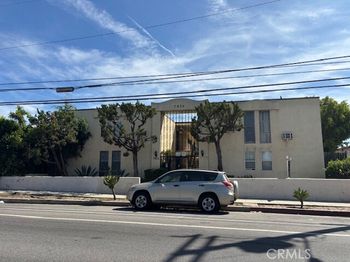 7826 Laurel Canyon
