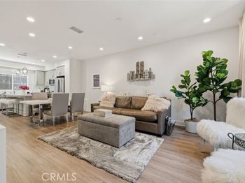 10738 Bloomfield