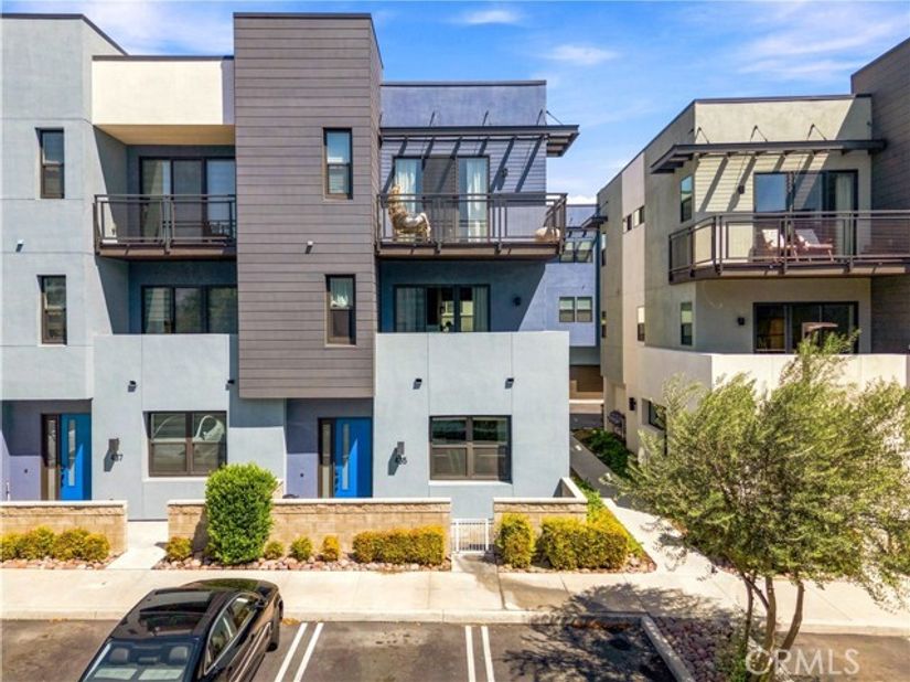 435 Village, Brea CA 92821