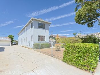 1139 E 67th Street