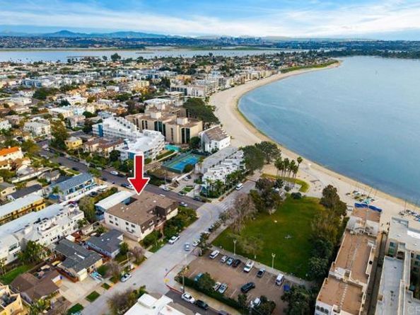 4051 Fanuel 8, San Diego CA 92109