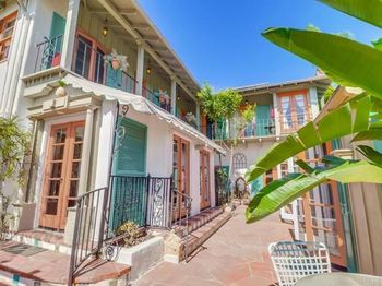 3014 Xenophon Street