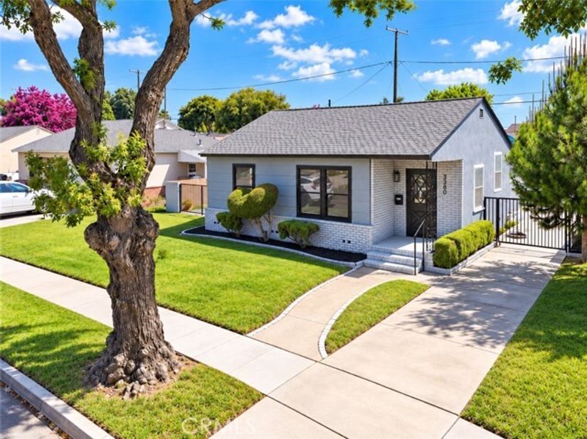 2380 Argonne, Long Beach CA 90815
