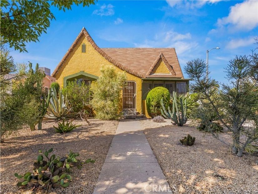 2001 W 84th, Los Angeles CA 90047
