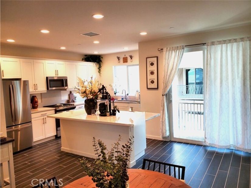 609 Shadowbrook, Lake Forest (el Toro) CA 92610
