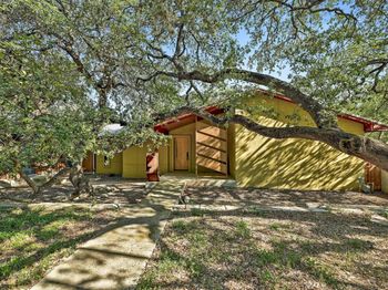 2204 Spring Creek DR