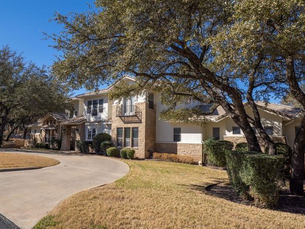 14 Autumn Oaks DR, The Hills TX 78738