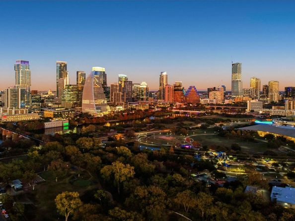 210 Lee Barton DR 401, Austin TX 78704