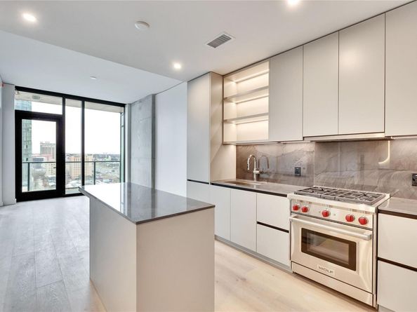 610 Davis ST 1811, Austin TX 78701