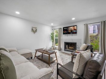 6413 Chimney Creek CIR