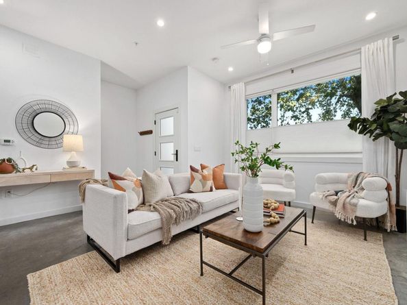 1931 E 38 1/2 St 43, Austin TX 78723