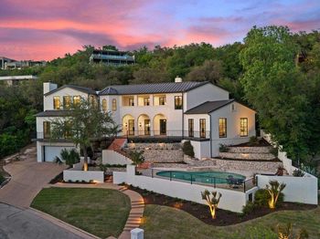 3913 Bonnell DR