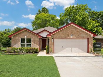 111 Finch LN