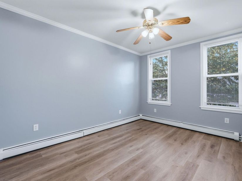 14 Meadow St, Bayonne NJ 07002