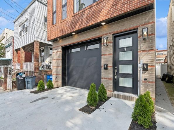 220 Freeman Ave, Jersey City NJ 07306