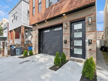220 Freeman Ave