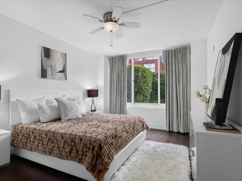1100 Maxwell Lane 422, Hoboken NJ 07030