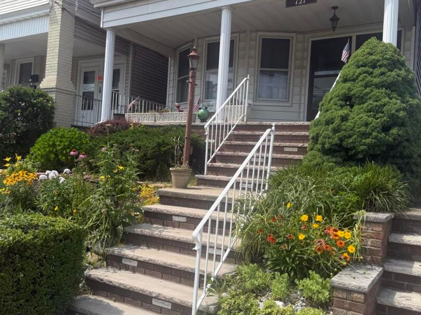 121 West 6th St, Bayonne NJ 07002