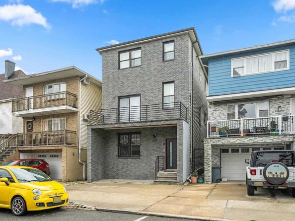 138 76th St, North Bergen NJ 07047