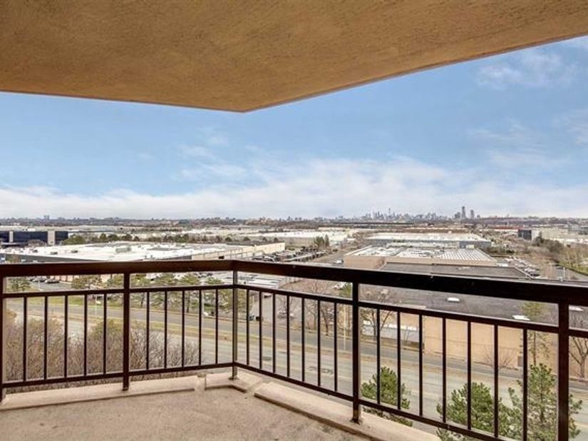 807 Harmon Cove Tower 807, Secaucus NJ 07094