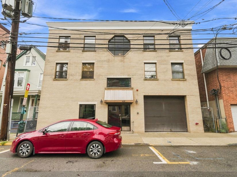 416 68th St 2, Guttenberg NJ 07093
