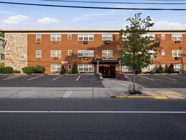214 Avenue A B5, Bayonne NJ 07002