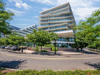800 Avenue At Port Imperial