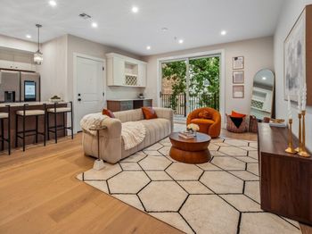 89 Bright St