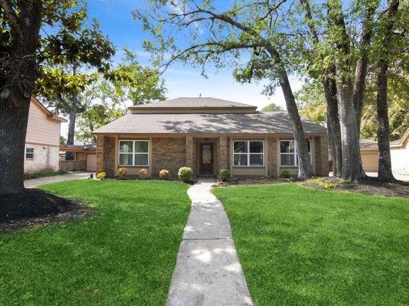 3215 Falling Brook Drive, Kingwood TX 77345