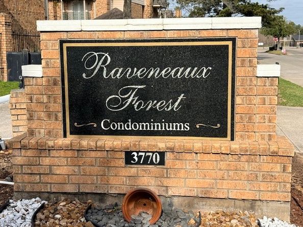 3770 Lovers Wood Lane 1005, Houston TX 77014