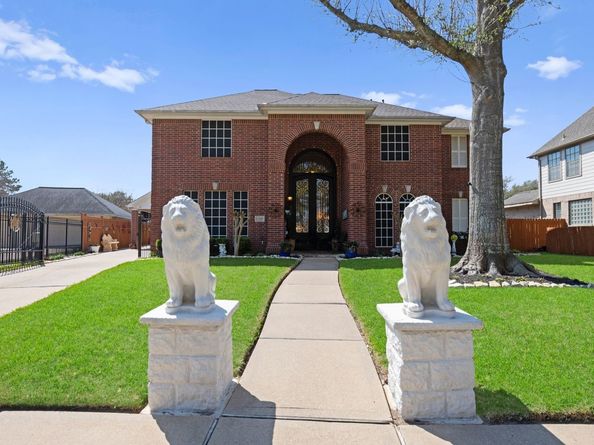 17507 Lone Wolf Pass, Houston TX 77095