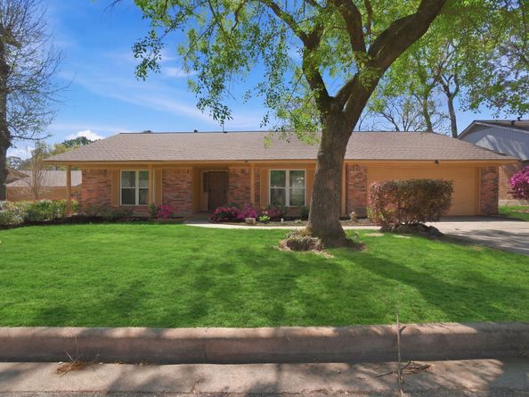 1105 Northpine Drive, Conroe TX 77301