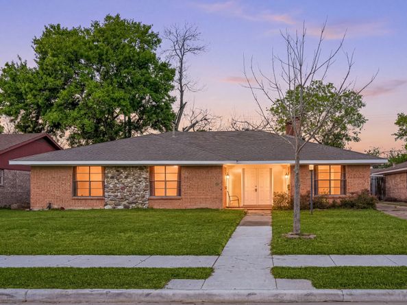 119 Ravenhead Drive, Houston TX 77034