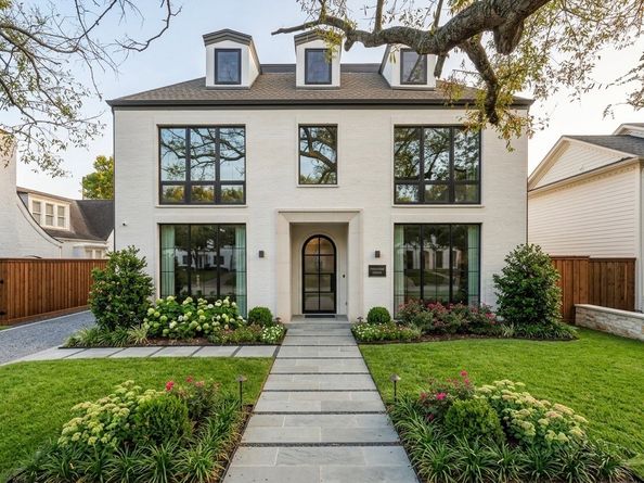 2217 Pelham Drive, Houston TX 77019