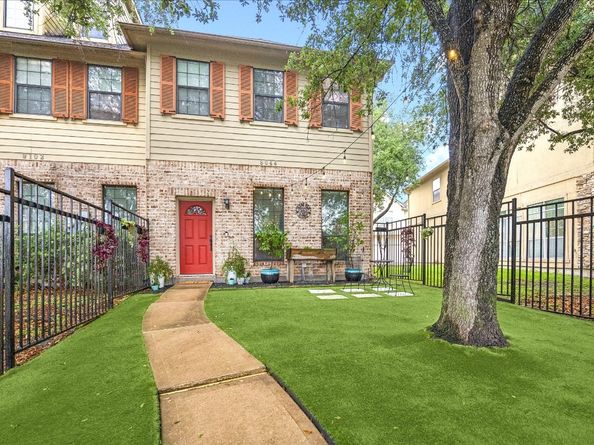 9044 Lakes At 610 Drive, Houston TX 77054