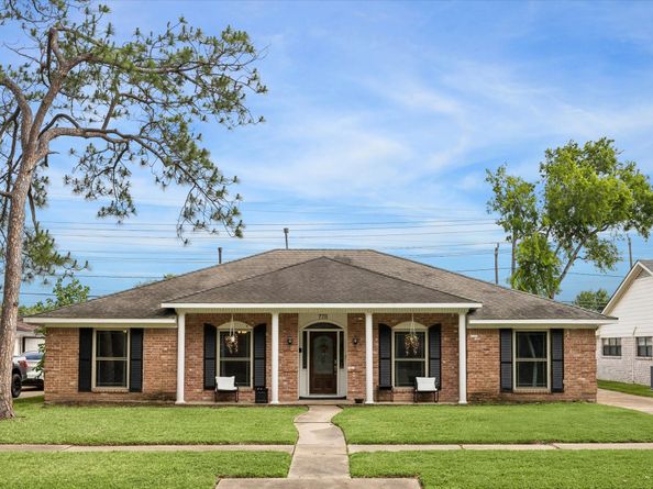 7711 Twin Hills Drive, Houston TX 77071