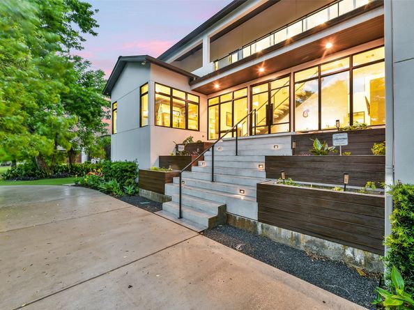 5015 S Braeswood Boulevard, Houston TX 77096