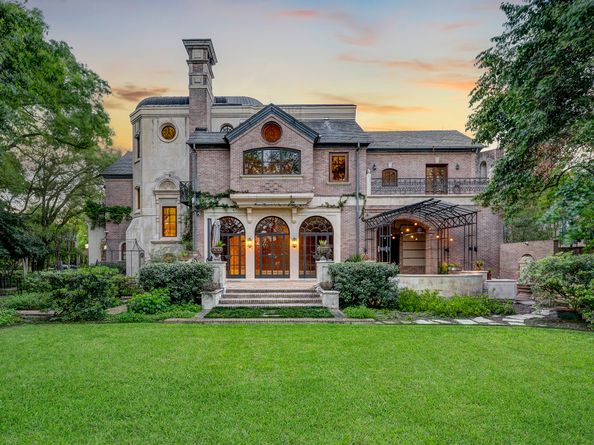 10 Waverly Court, Houston TX 77005