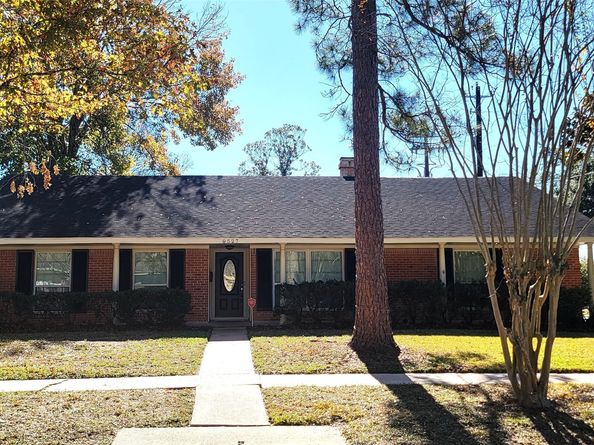 8527 Edgemoor Drive, Houston TX 77036