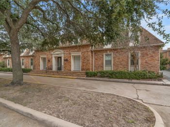 2727 Briarhurst Drive