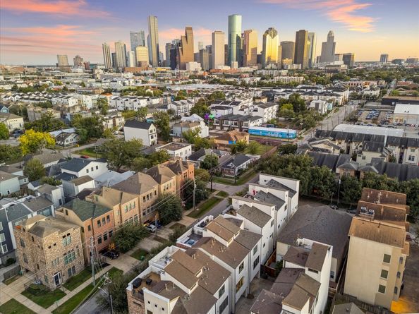 1717 SILVER Street, Houston TX 77007