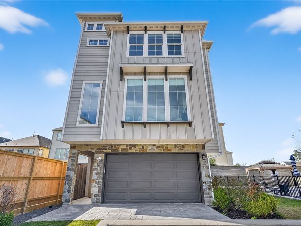 1303 Upland Retreat Blue Place, Houston TX 77043