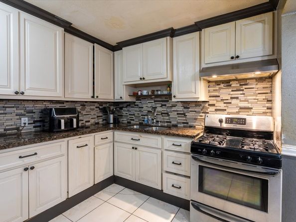 6817 Kassarine Pass, Houston TX 77033