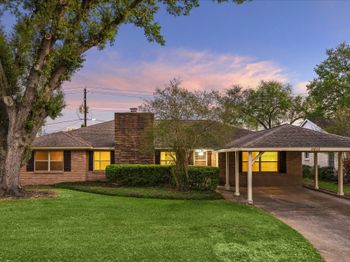 9813 Pine Lake Drive Drive
