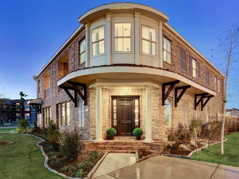 102 Stadium Drive, Sugar Land TX 77498
