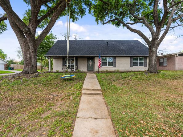 9214 Bintliff Drive, Houston TX 77074