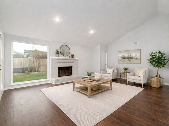 7107 Plaza Del Sol Drive, Houston TX 77083