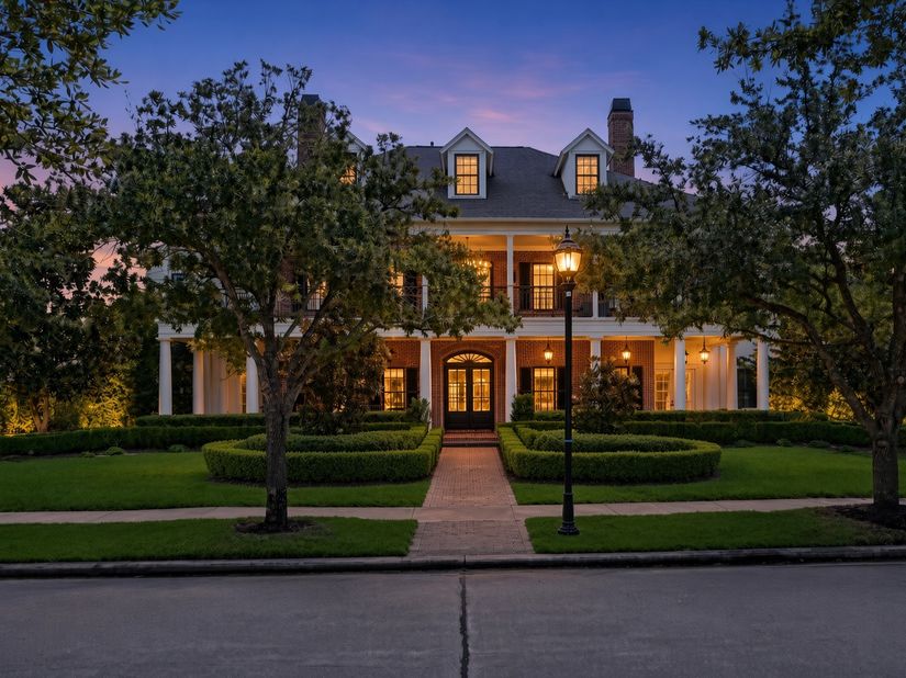 19 Cape Harbour Place, The Woodlands TX 77380